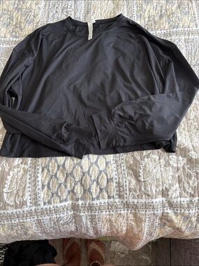 Lululemon Black Long Sleeve Lightweight Top